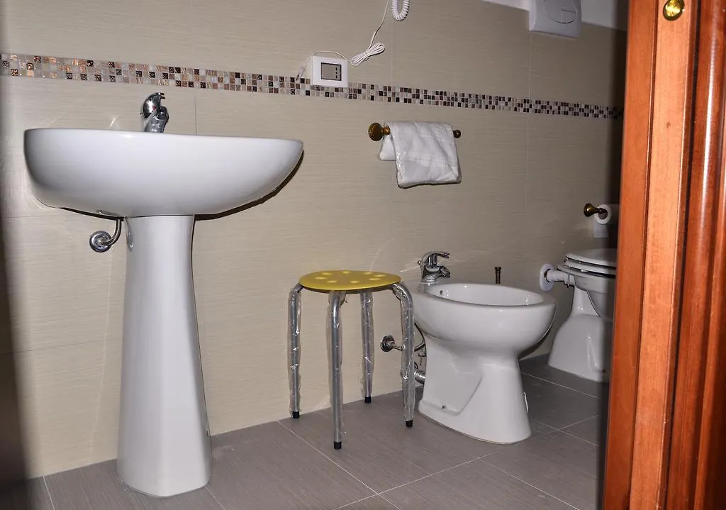 Gasthaus Palazzo Graziano Terrasini Favarotta 2*,  Italien