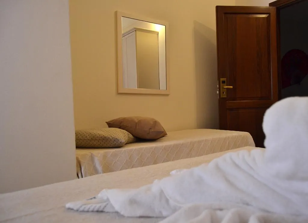 Gasthaus Palazzo Graziano Terrasini Favarotta 2*,